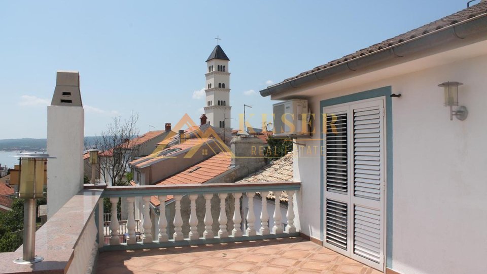 CRIKVENICA, HOUSE WITH APARTMENTS