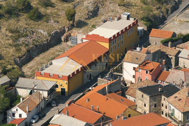 SENJ, BUSINESS SPACE 1400M2 WITH MANY OPPORTUNITIES