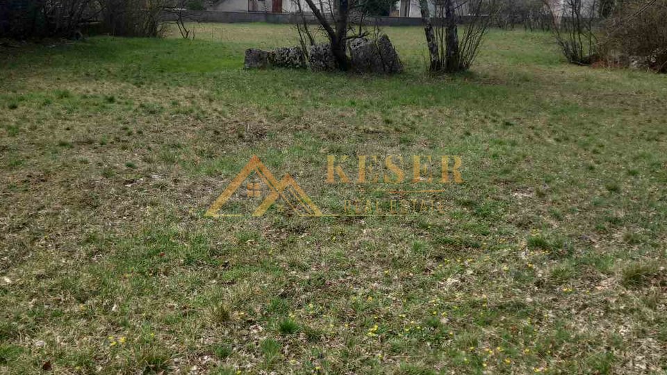 GROBNIK, PLOTTED RUINS ON A LARGE LAND