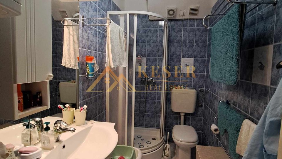 CRIKVENICA, 2 APARTMAJA LE 170 M OD MORJA