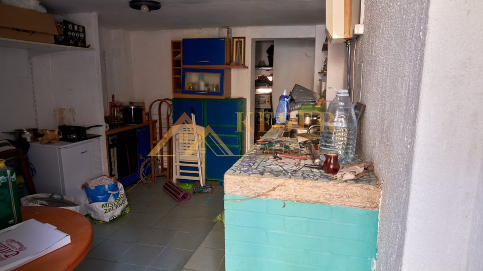 BAKAR, RENOVATED STONE HOUSE WORTH ATTENTION