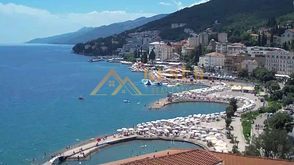 OPATIJA, ETAGE MIT EIGENER GARAGE UND TERRASSE