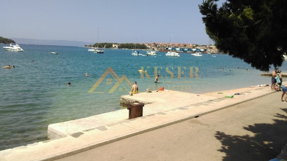 CRES, APARTMENT WITH BEAUTIFUL YARD/ 50 m2