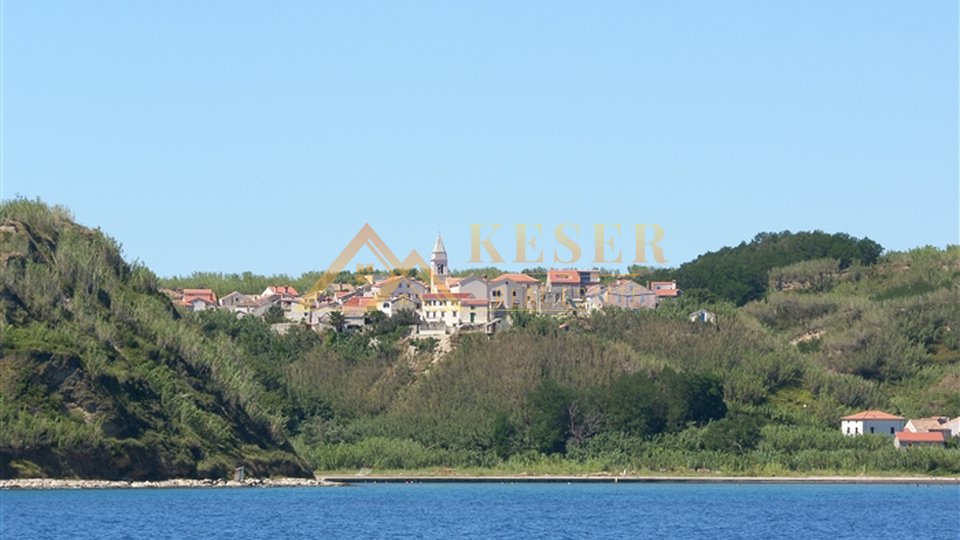 SUSAK, HAUS IN DER NÄHE DES MEERES