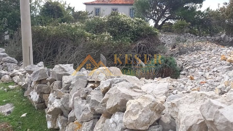 TERRENO DI BELEJ CON ROVINE DI PIETRA