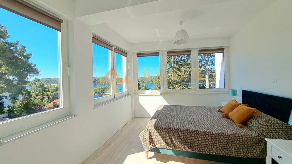 MALI LOŠINJ, NOVA HIŠA BLIZU MORJA, 4 APARTMAJI