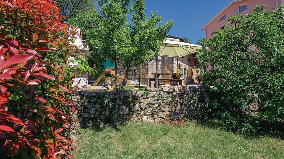 VEPRINAC TOP VILLA WITH SWIMMING POOL AND ADDITIONAL FACILITIES