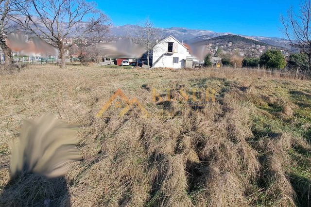 CAVLE, LAND WITH A HOUSE TO MOVE IN, GARAGE AND TAVERN IN AN EXCEPTIONAL LOCATION