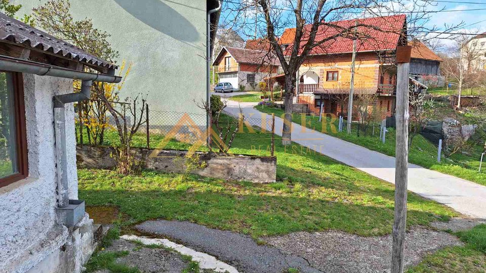 GORSKI KOTAR, LUKOVDOL, LARGER INDEPENDENT HOUSE TO BE MOVED IN TO