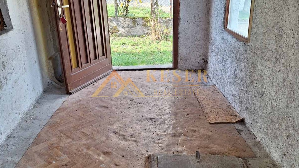 GORSKI KOTAR, LUKOVDOL, LARGER INDEPENDENT HOUSE TO BE MOVED IN TO