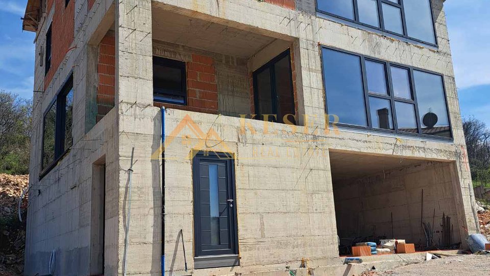 CAVLE, FAMILY VILLA WITH SWIMMING POOL UNDER CONSTRUCTION