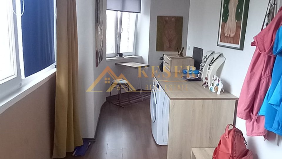 PULA, SMALL APARTMENT, 160 METERS FROM THE ARENA