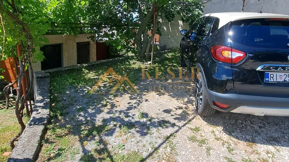 HRELJIN, DUE UNITÀ RESIDENZIALI, PARCHEGGIO, GIARDINO, VISTA...