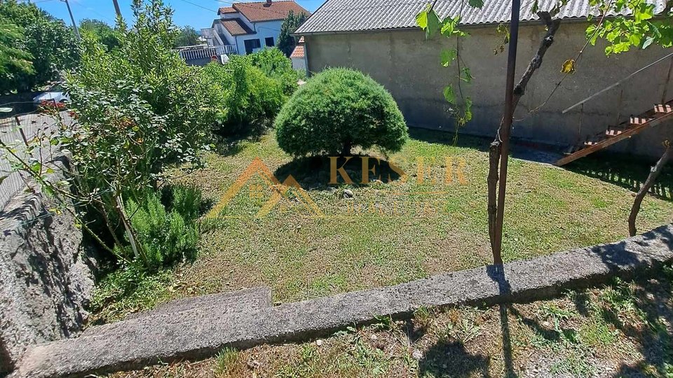 HRELJIN, DUE UNITÀ RESIDENZIALI, PARCHEGGIO, GIARDINO, VISTA...