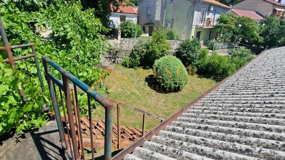 HRELJIN, TWO RESIDENTIAL UNITS, PARKING, YARD, VIEW...