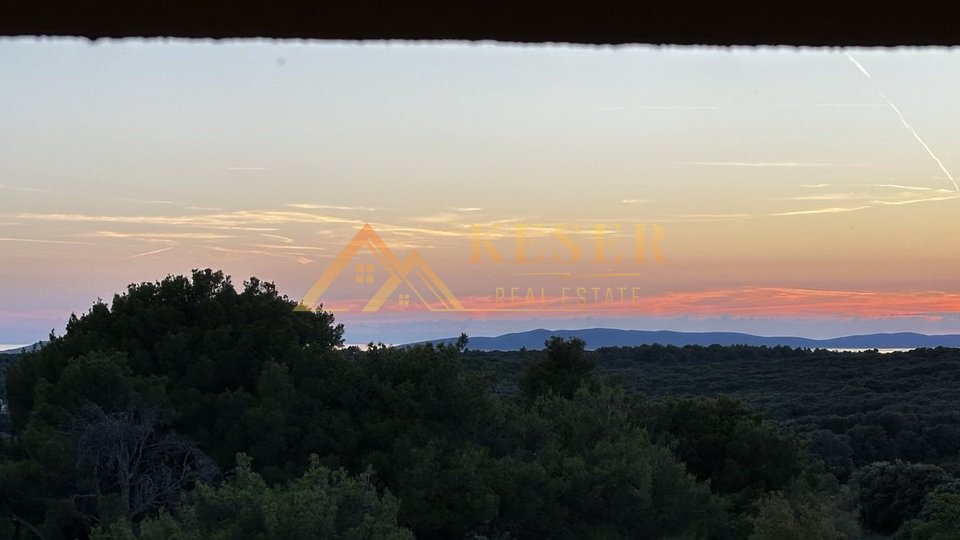 MALI LOŠINJ, NOVOGRADNJA S TERASO