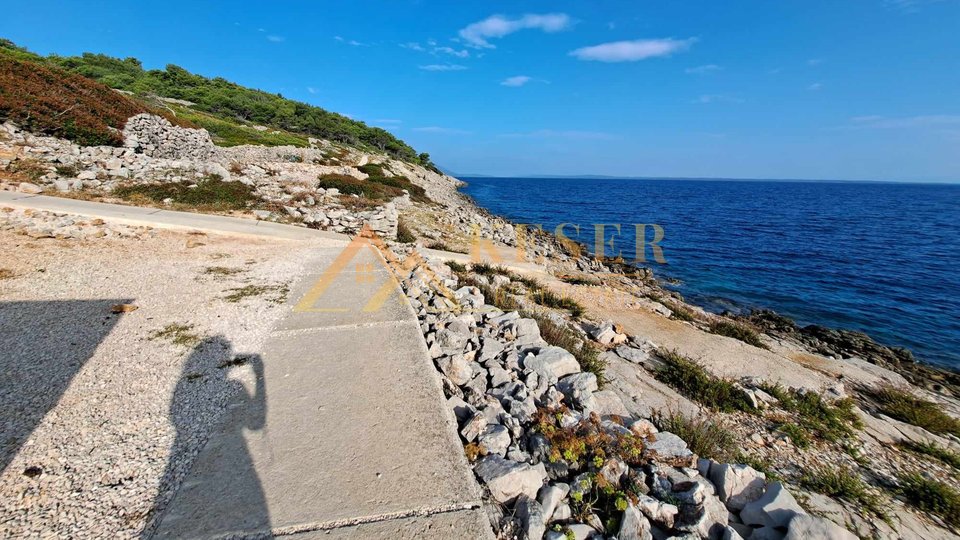 MALI LOŠINJ, NICE FLAT, 156 m2 ABOVE THE BEACH