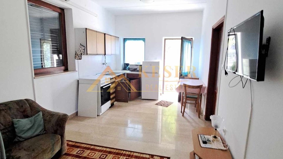 MALI LOŠINJ, NICE FLAT, 156 m2 ABOVE THE BEACH