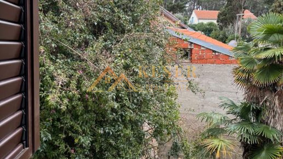 MALI LOŠINJ, PRIMA FILA AL MARE, CASA FONDAMENTALE CON GIARDINO