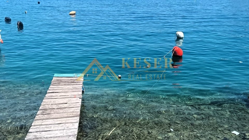 MALI LOŠINJ, PRIMA FILA AL MARE, CASA FONDAMENTALE CON GIARDINO