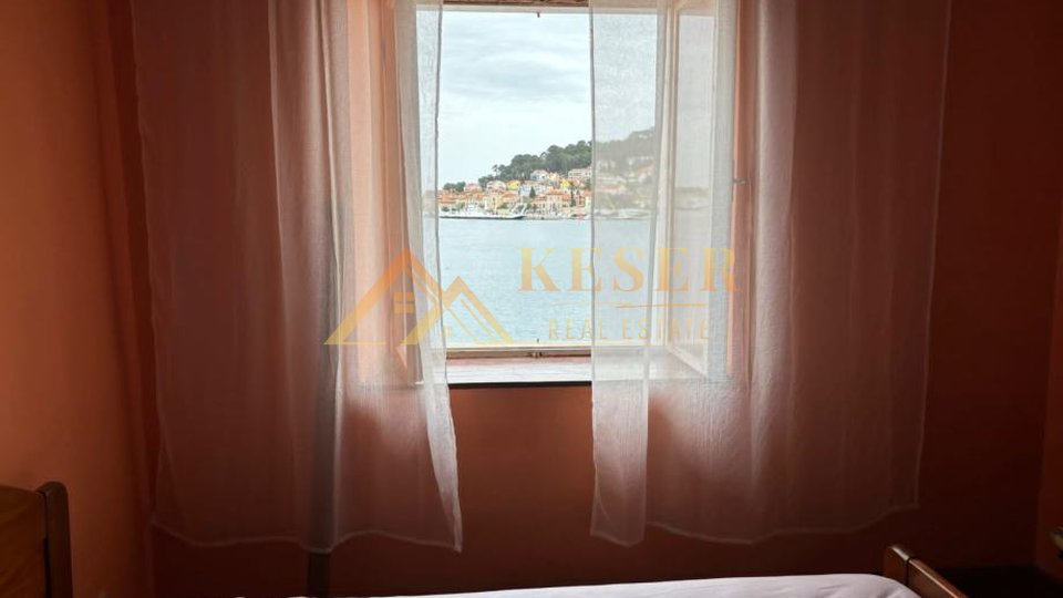 MALI LOŠINJ, FIRST ROW TO THE SEA, HOUSE TO MOVE IN WITH GARDEN