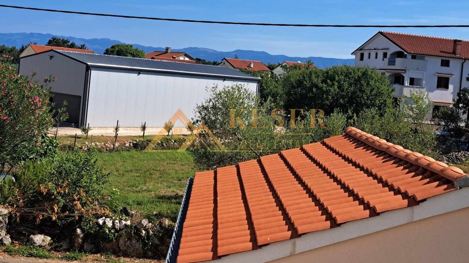 ISOLA DI KRK, CASA COMPLETAMENTE RISTRUTTURATA + EDIFICIO SEPARATO