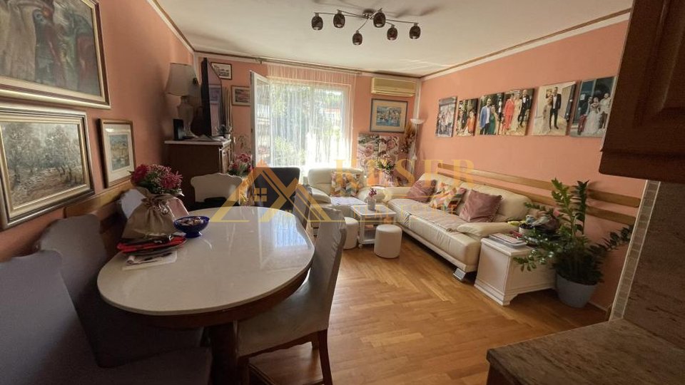 MALI LOŠINJ, APARTMA, 300 METROV OD RIVE