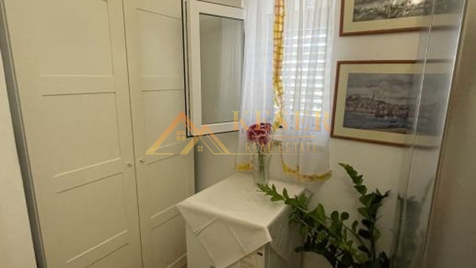 MALI LOŠINJ, APARTMA, 300 METROV OD RIVE