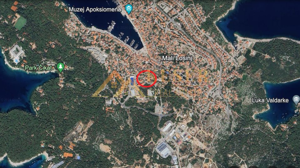 MALI LOŠINJ, APARTMA, 300 METROV OD RIVE