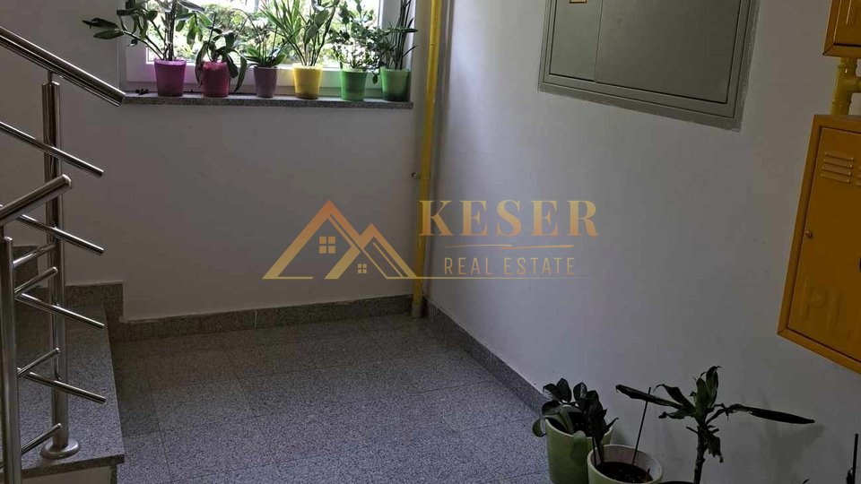 ZAMET, NEWER CONSTRUCTION APARTMENT WITH GARAGE