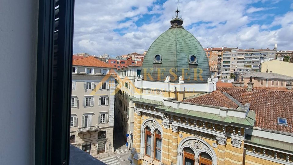 RIJEKA, ZENTRUM, HERRENWOHNUNG