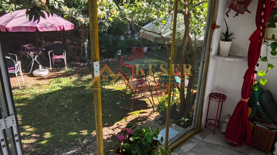 MALI LOŠINJ, LARGE FLOOR WITH GARDEN