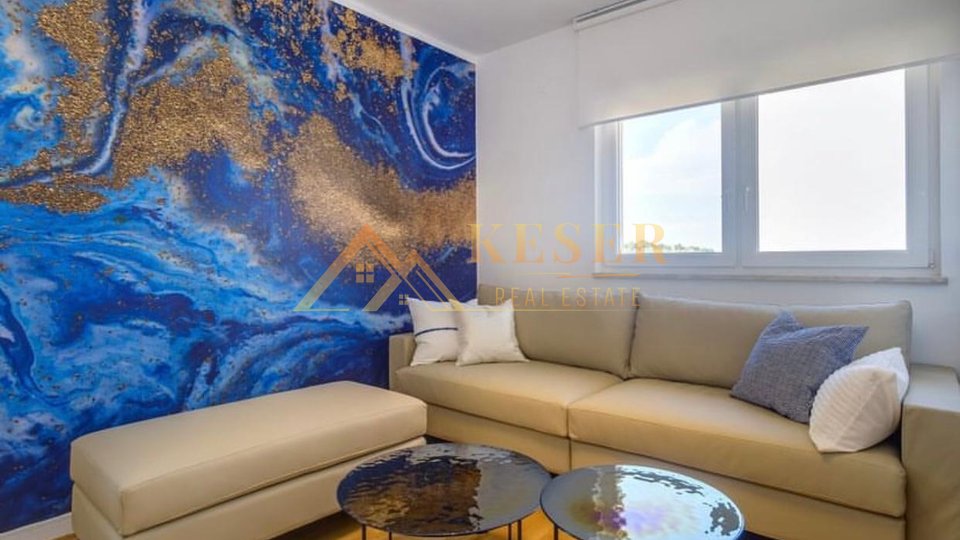 MALI LOŠINJ, LUKSUZNI APARTMA, 300 m OD ČIKATA