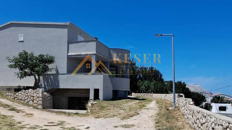 PAG, OPPORTUNITY! 450 m2 house with potential