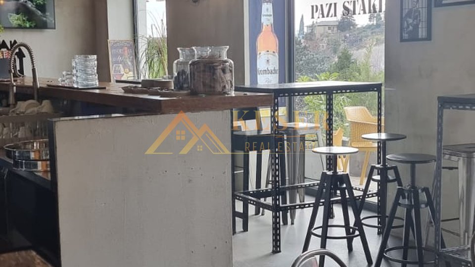 FIUME, PARTE OVEST DELLA CITTÀ, SPAZIO COMMERCIALE, BAR CAFFE', CON TERRAZZA