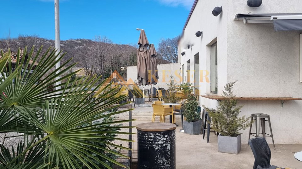 RIJEKA, WESTLICHER TEIL DER STADT, GESCHÄFTSRAUM, CAFFE-BAR, MIT TERRASSE